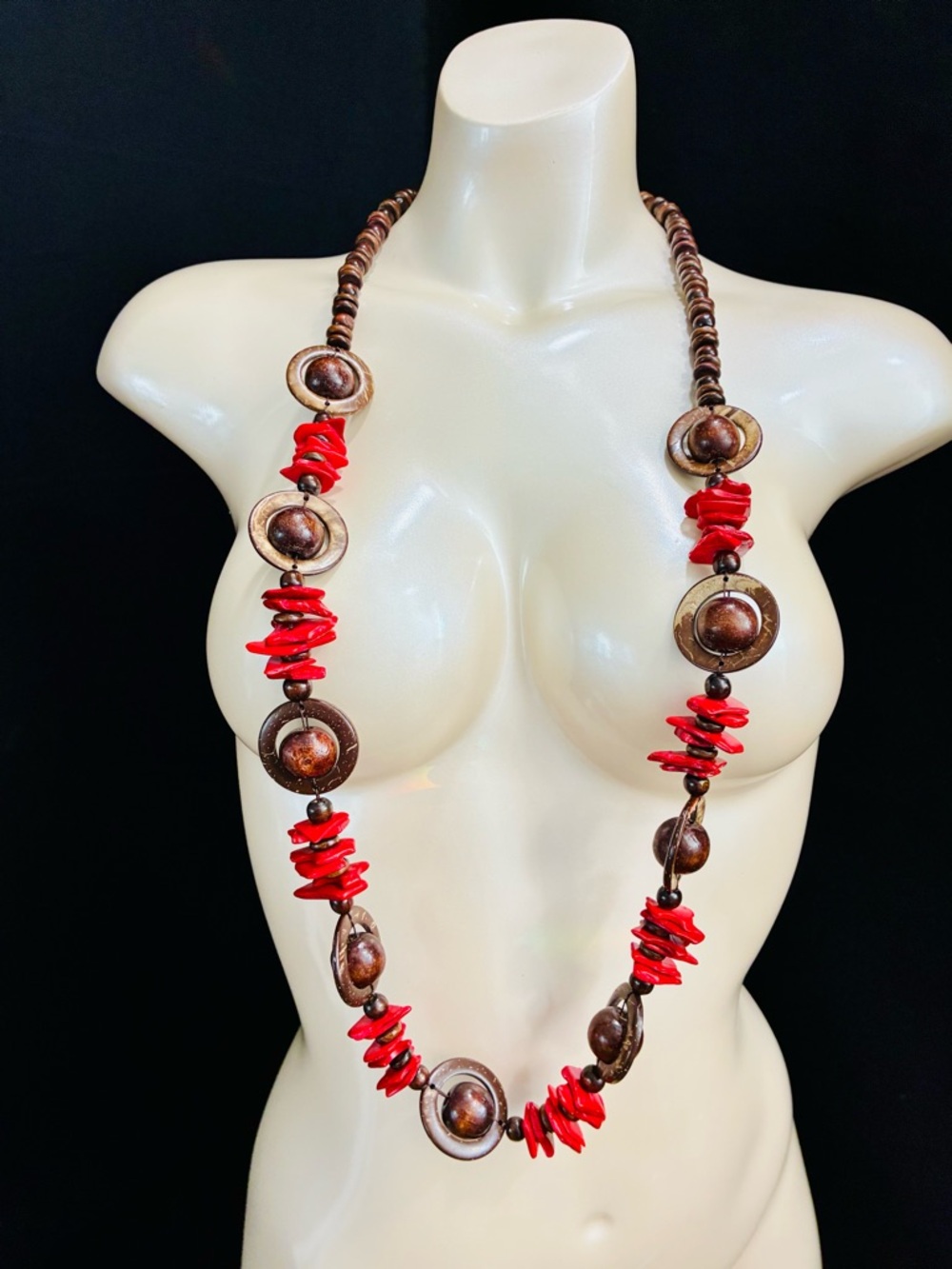 Women’s Red and Brown Beaded Statement Necklace Laminated Wood Super Chunky EUC